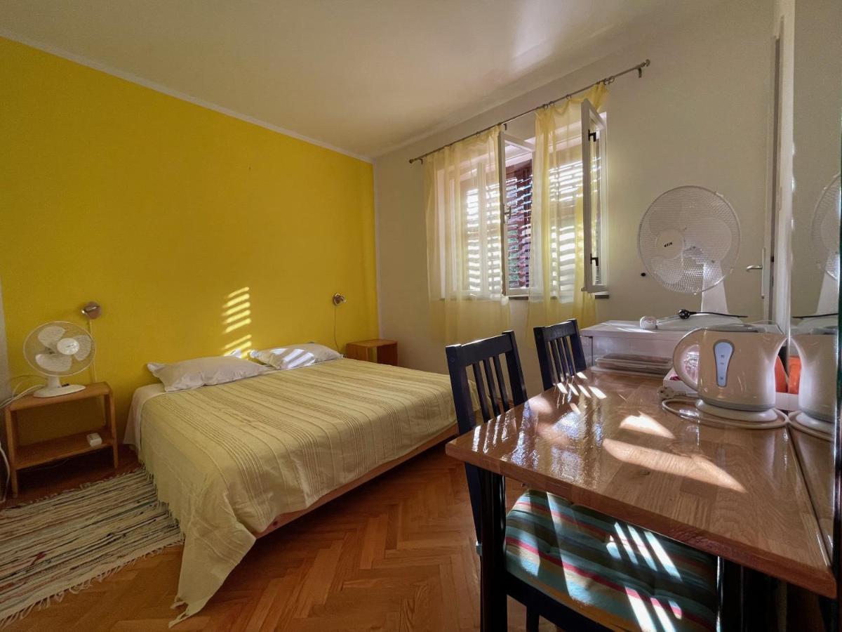 Hvar Guesthouse - Double Bedroom With Private Bathroom Jelsa  Eksteriør bilde