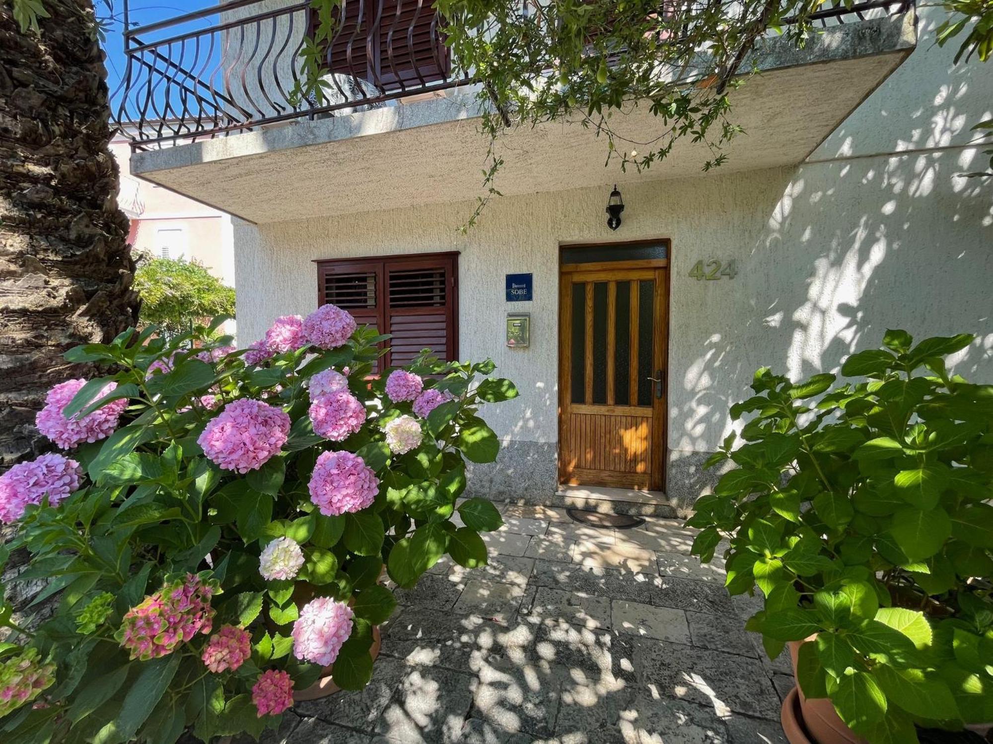 Hvar Guesthouse - Double Bedroom With Private Bathroom Jelsa  Eksteriør bilde